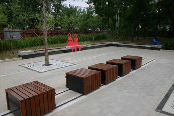 清華東路道路綠化工程學(xué)院廣場(chǎng)