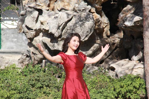 MV劇照“放歌北京園”