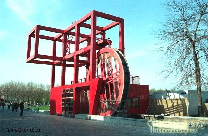 “瘋狂物”（“Folies）