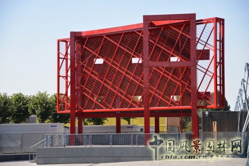 “瘋狂物”（“Folies）