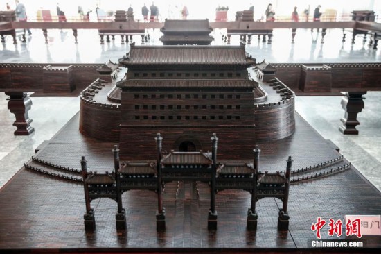九城宮闕 首都博物館 京城全圖 紫檀組雕