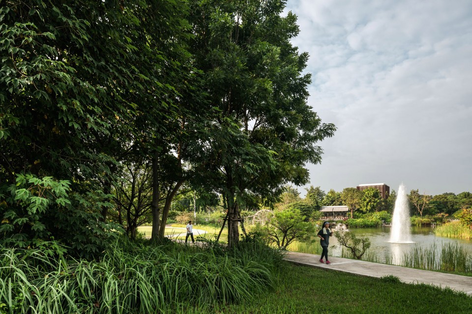 泰國：高速路旁的鄉(xiāng)土風格開放型城市公園