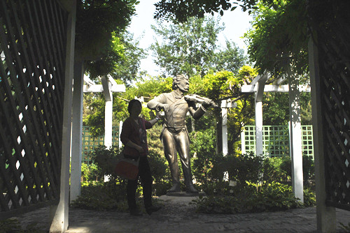 中國風景園林網員工到世界花卉大觀園感受春光