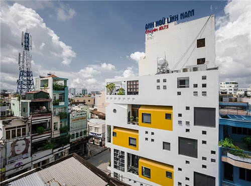 越南胡志明市一座與城市對(duì)話的綜合居住建筑