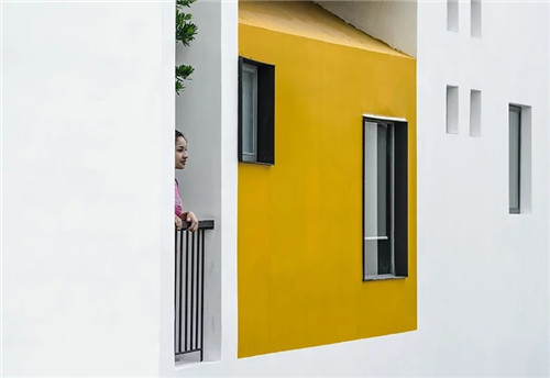 越南胡志明市一座與城市對(duì)話的綜合居住建筑