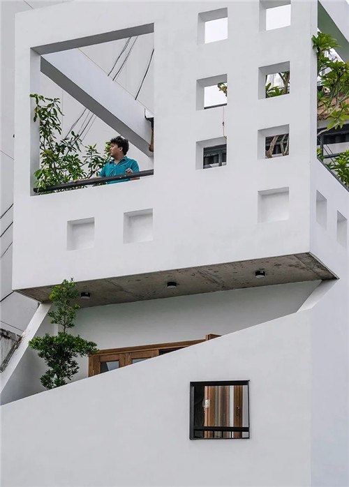 越南胡志明市一座與城市對(duì)話的綜合居住建筑
