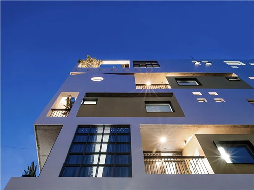 越南胡志明市一座與城市對(duì)話的綜合居住建筑