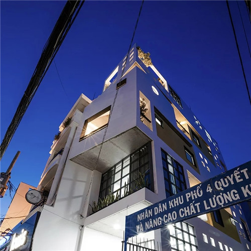 越南胡志明市一座與城市對(duì)話的綜合居住建筑