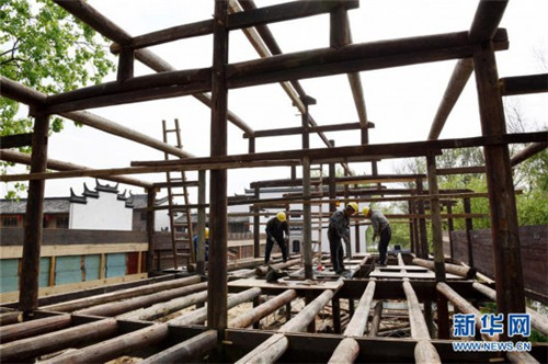 能工巧匠“復活”明清徽派老建筑