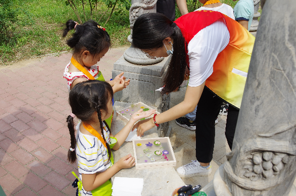 共享“海綿”福利 共建雨水花園