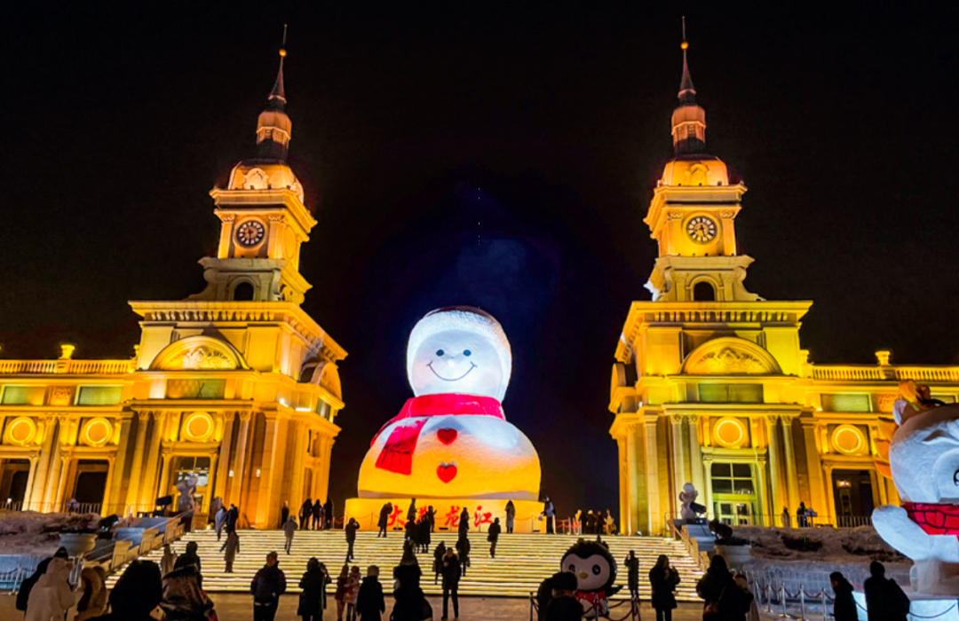 設計者揭秘哈爾濱音樂公園大雪人如何誕生