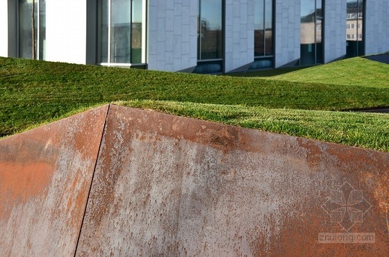 HJLA設(shè)計(jì)的丹麥畢馬威會(huì)計(jì)事務(wù)所總部的屋頂花園及入口區(qū)域