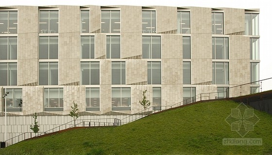 HJLA設(shè)計(jì)的丹麥畢馬威會(huì)計(jì)事務(wù)所總部的屋頂花園及入口區(qū)域