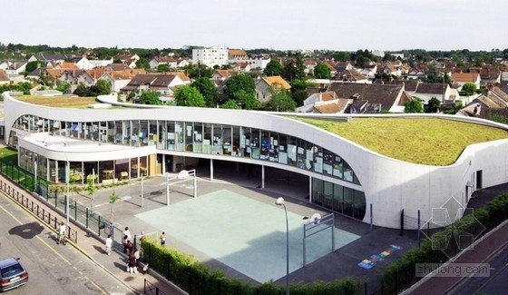 法國蒙達尼珍?幕琳學校曲型綠頂