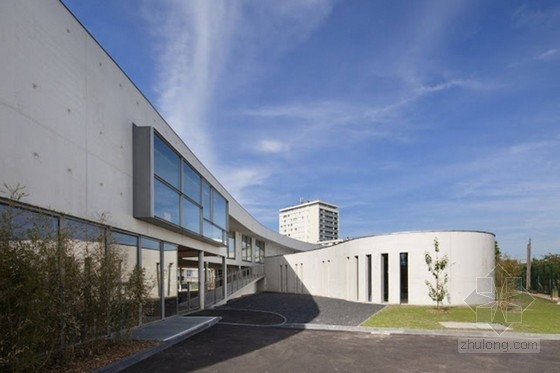 法國蒙達尼珍?幕琳學校曲型綠頂