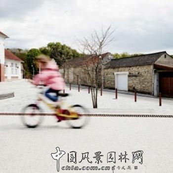 法國Guitrancourt小鎮(zhèn)中心廣場改造項(xiàng)目賞析